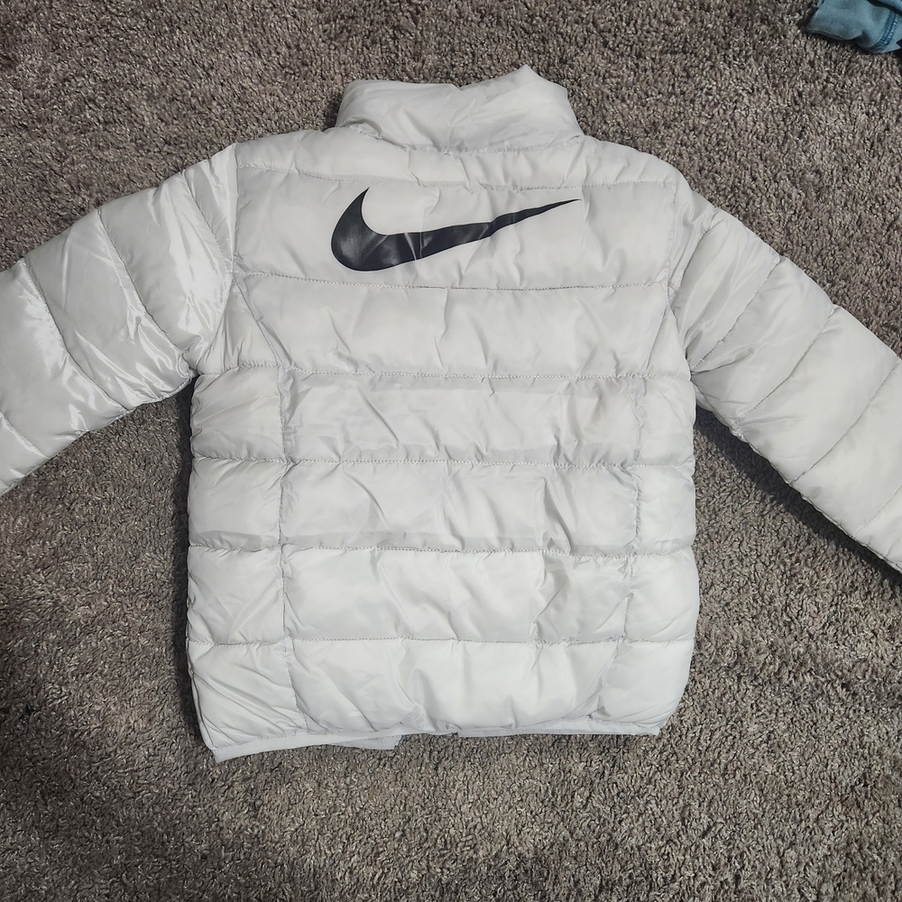 Nike Kids White Puffer Jacket - Picture 4 of 6